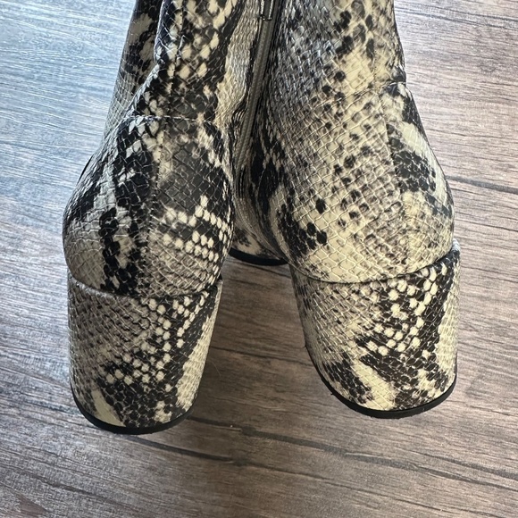 *MADDEN GIRL* Snake Print Dafni Booties Size 6.5 - Picture 6 of 10